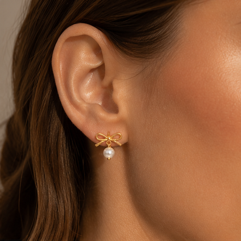 Fiocchetto Pearl Bow Earrings — Detailansicht