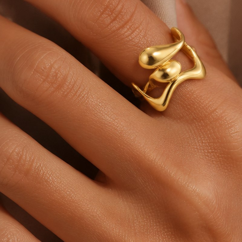 Fluido Sculptural Ring