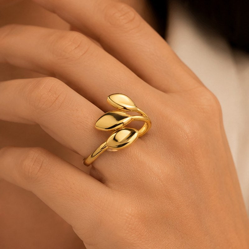 Foglia Leaf Wrap Ring