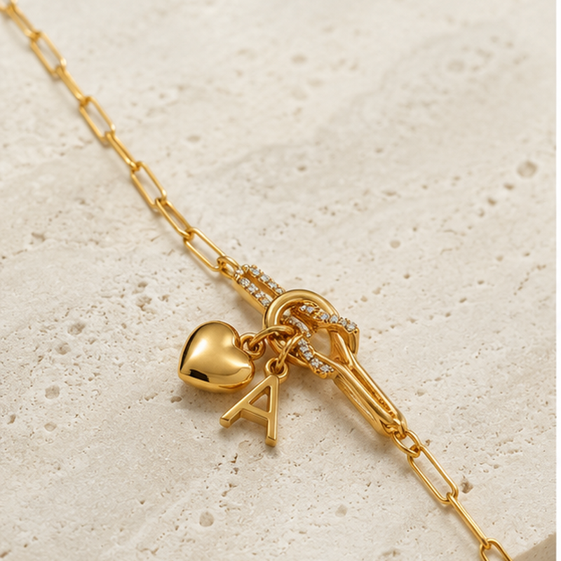 Iniziale Heart Charm Bracelet