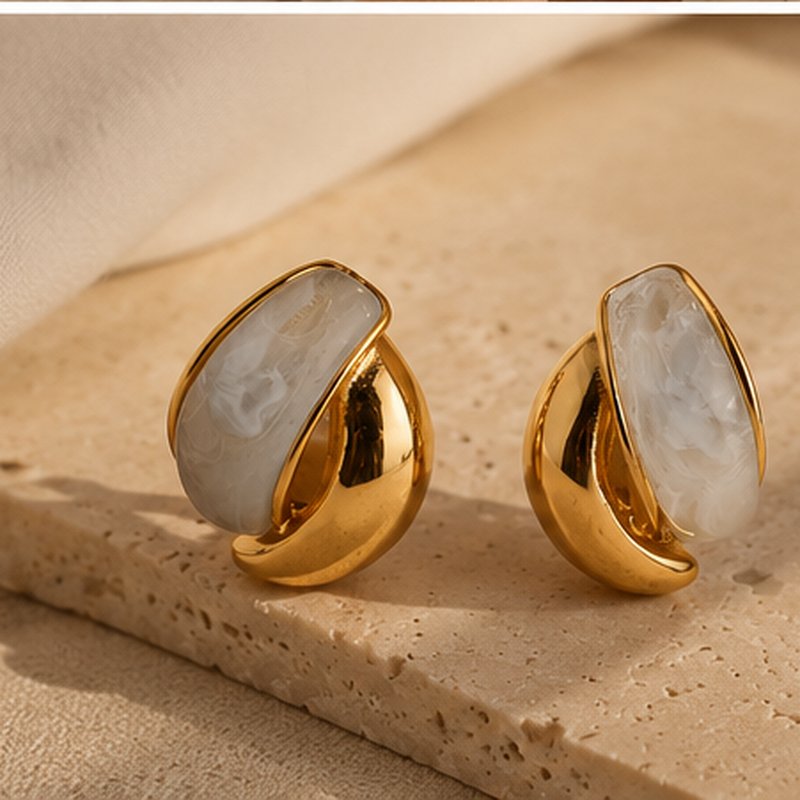 Mezzaluna Resin Stud Earrings