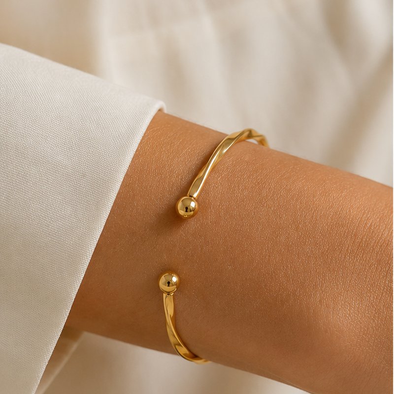 Torsione Twist Cuff