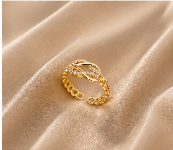 Lia Twist Pavé Ring