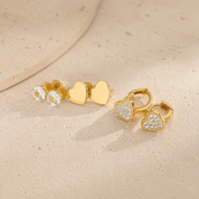 Batticuore Heart Stud Set