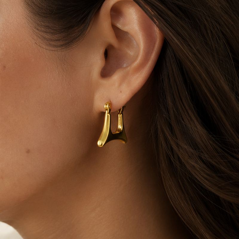Calice Sculptural Hoops — Detailansicht