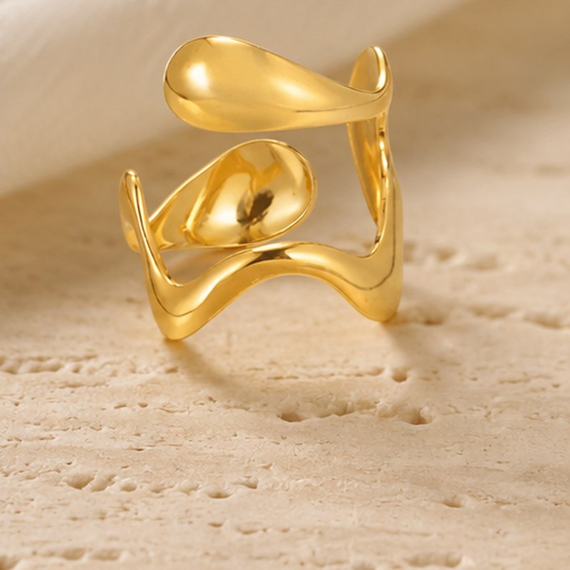 Fluido Sculptural Ring