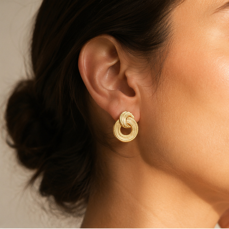 Legame Knot Earrings — Detailansicht