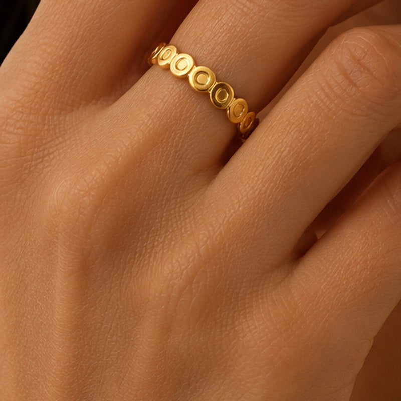 Pastiglia Disc Band Ring