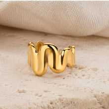 Serpe Wave Ring